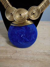 Load image into Gallery viewer, Round Resin Statement Necklace