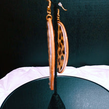 Load image into Gallery viewer, Leopard Print Earrings