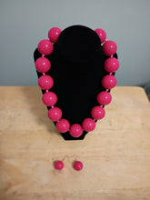 Load image into Gallery viewer, Chunky Bubble Beaded Necklace Set
