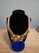 Load image into Gallery viewer, Round Resin Statement Necklace
