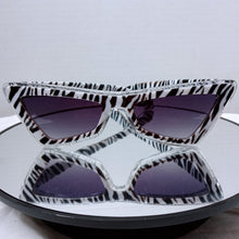 Load image into Gallery viewer, Diva Eye Sunglasses
