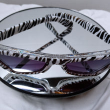 Load image into Gallery viewer, Diva Eye Sunglasses
