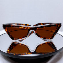 Load image into Gallery viewer, Diva Eye Sunglasses
