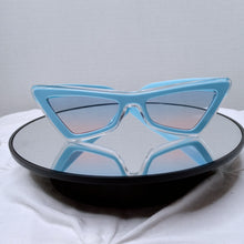 Load image into Gallery viewer, Diva Eye Sunglasses
