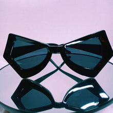 Load image into Gallery viewer, Unique Butterfly Design Sunglasses
