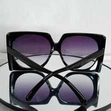 Load image into Gallery viewer, Vintage Square Frames Sunglasses
